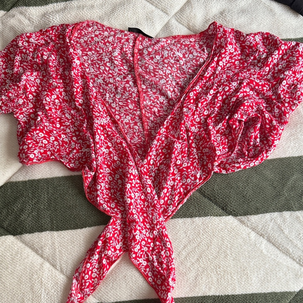 SHEIN Red Floral Puff Sleeve Blouse